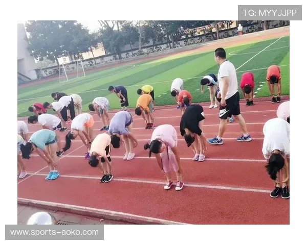 从绿茵场到人生舞台一位足球巨星自述荣耀与心路历程